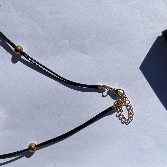 Kalisa black glass short necklace. - Picture 2 of 3